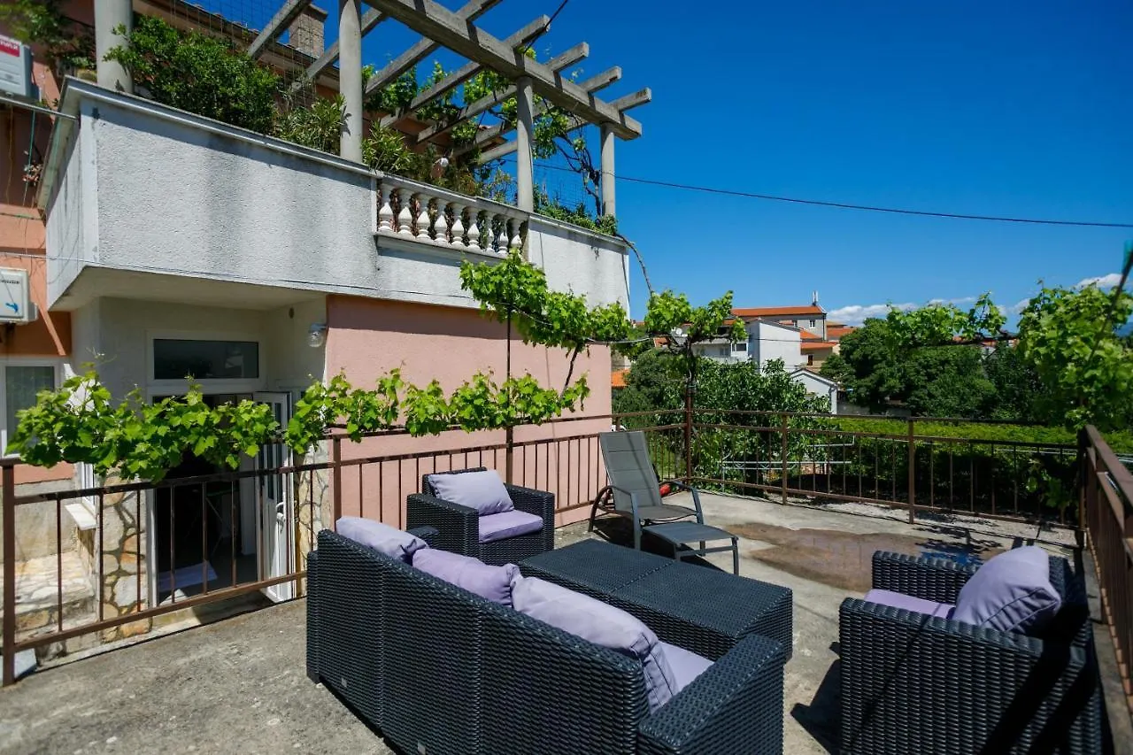 Oliva Apartment Vrbnik Croatia