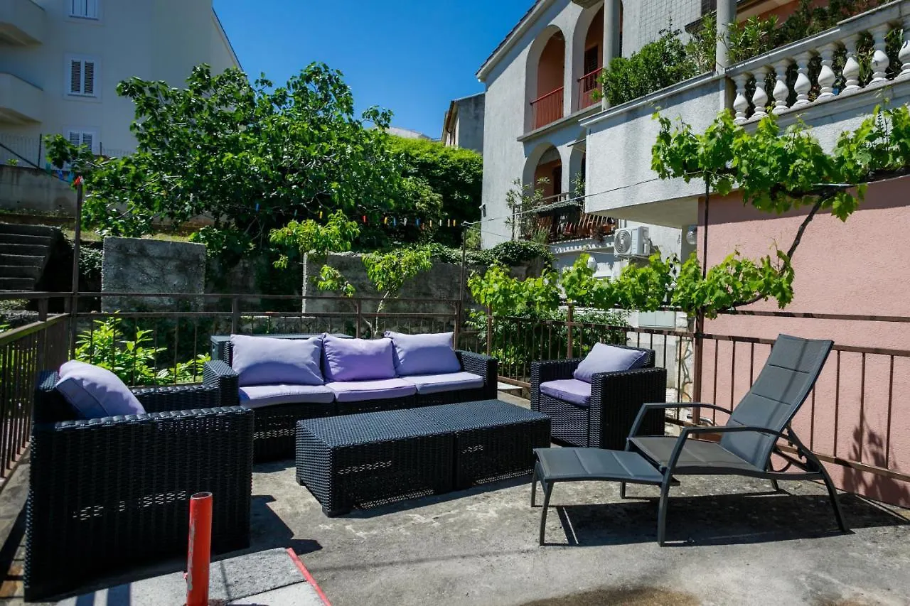 Oliva Apartment Vrbnik 0*,  Croatia